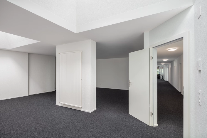 immobilier_bureaux_couloir_puits_lumiere