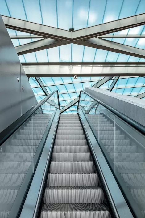 architecture_gare_renens_escalator_rayon_vert