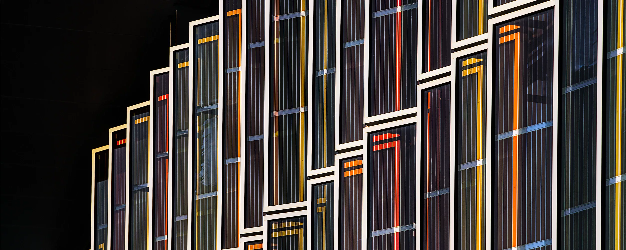 façade de panneaux solaires architecturaux
