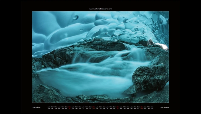 Grotte et rivière sous le glacier d'Aletsch
